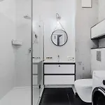 Premium In The Center Of With Free Parking & Balcony 公寓 华沙
