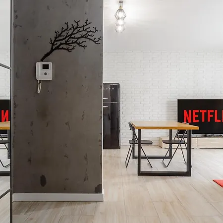 Lägenhet Premium In The Center Of With Free Parking & Balcony