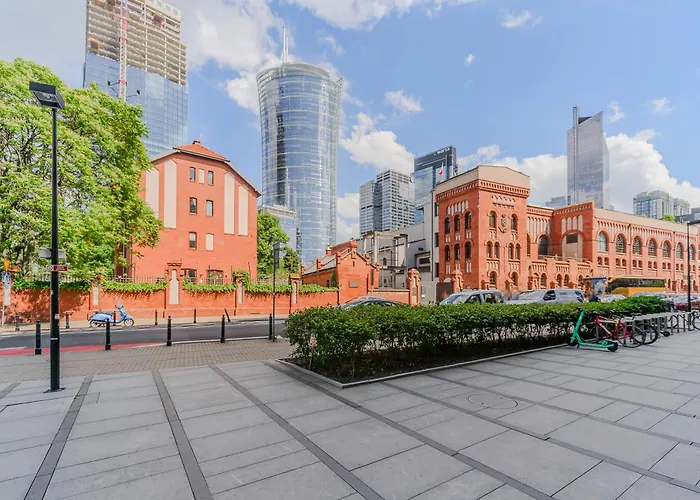 Premium In The Center Of With Free Parking & Balcony *