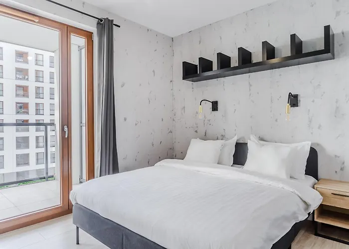 Premium In The Center Of With Free Parking & Balcony Varsó