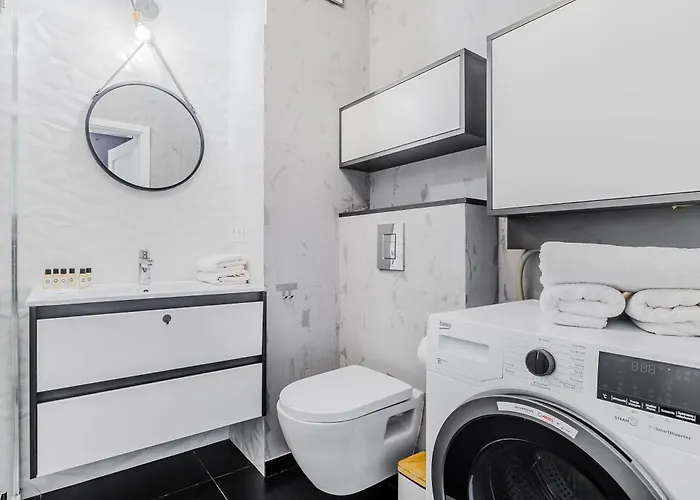 Premium In The Center Of With Free Parking & Balcony Varsó