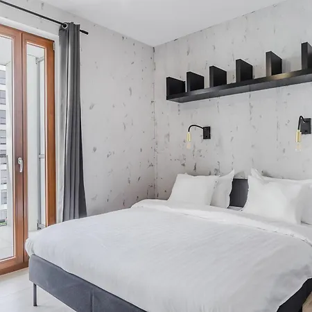 Premium In The Center Of With Free Parking & Balcony Варшава