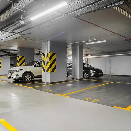 Апартаменты Premium In The Center Of With Free Parking & Balcony *